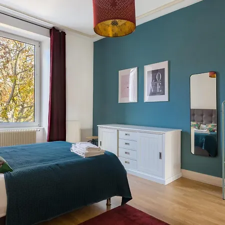 Travel Homes - The Wooden, Spacieux & Bon Quartier *