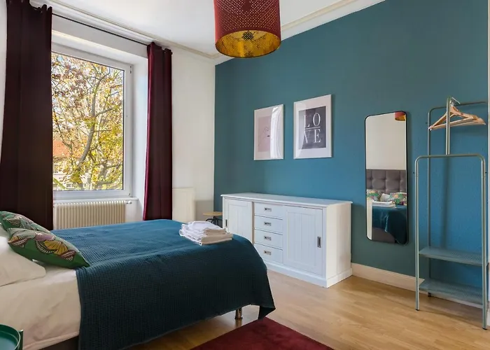 Travel Homes - The Wooden, Spacieux & Bon Quartier *