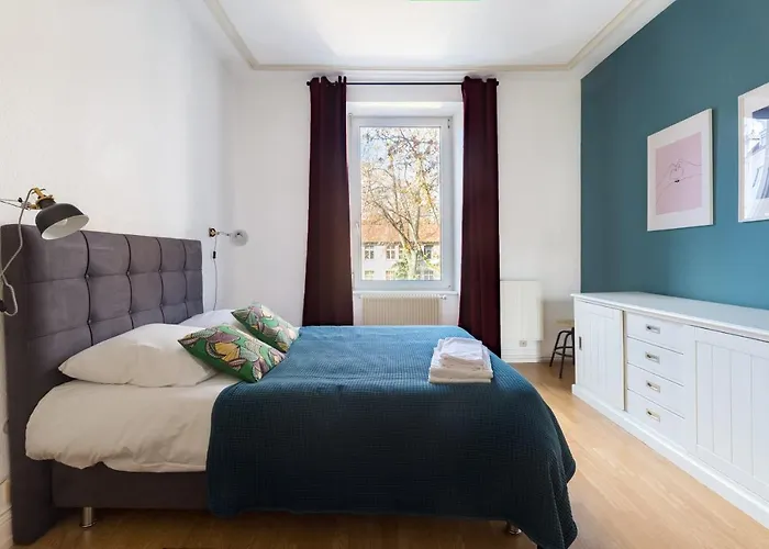 Appartamento Travel Homes - The Wooden, Spacieux & Bon Quartier *